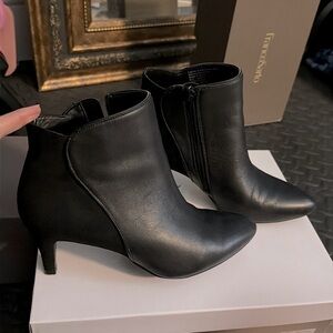 ALFANI 8 1/2 womens boot. Worn once. Excel. Condition. Pet & smoke free.